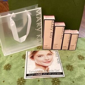 Mary Kay TimeWise Miracle Set bagged New Normal to Dry Skin